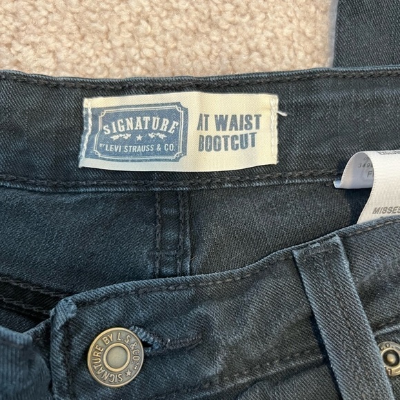 𝅺levi’s Women’s Blue/Black Boot Cut Jeans Size 8 - Picture 9 of 10